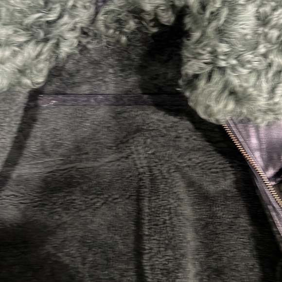 Longchamp shearling sheep skin winter coat in green with black leather pockets - Picture 5 of 8